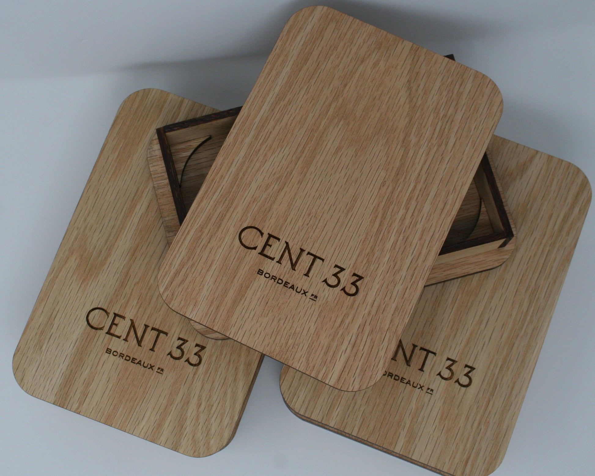 Oak bill box with lid for reataurant service