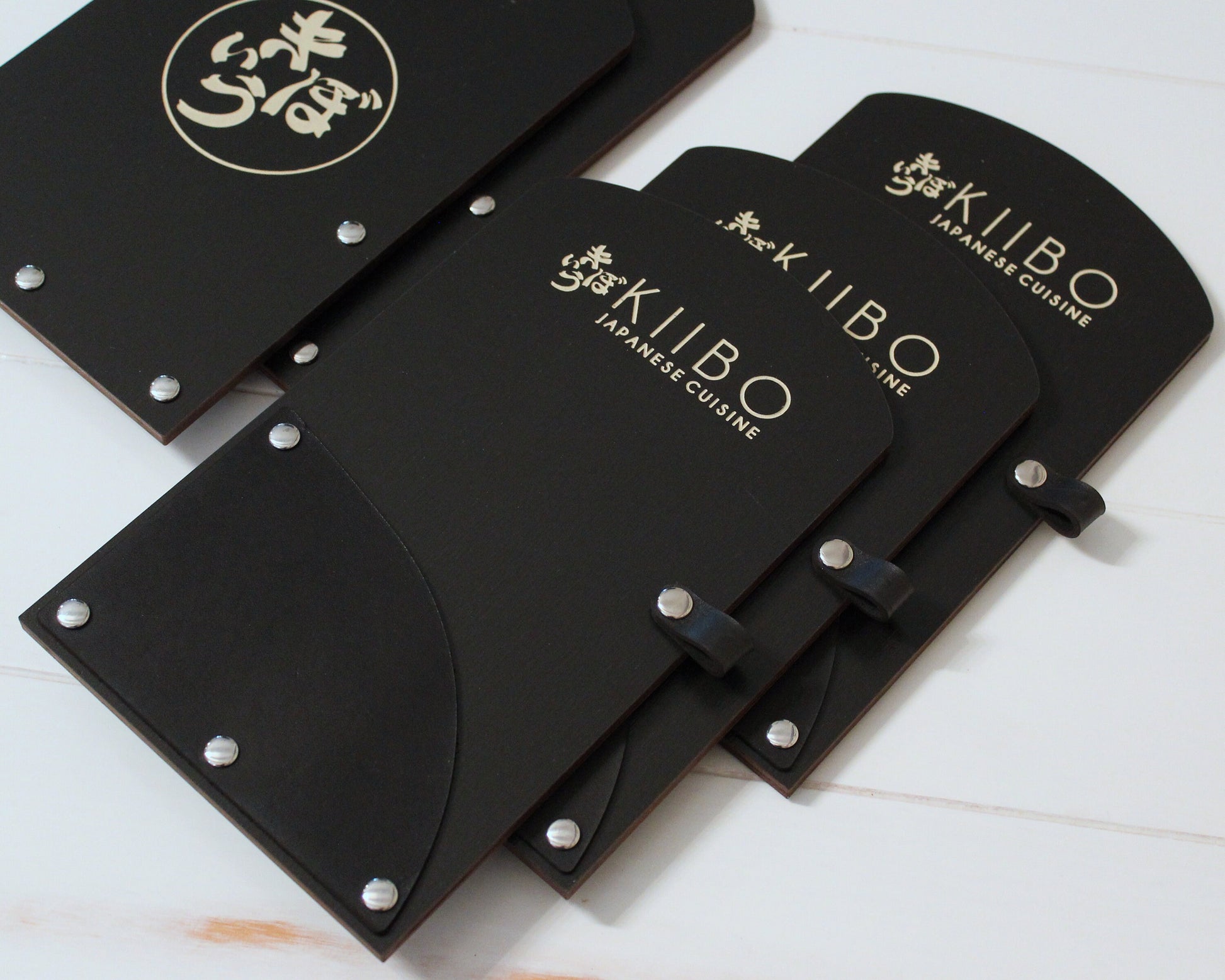 Restaurant guest check presenter with full grain leather pocket